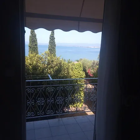 Earth N' Water דירה