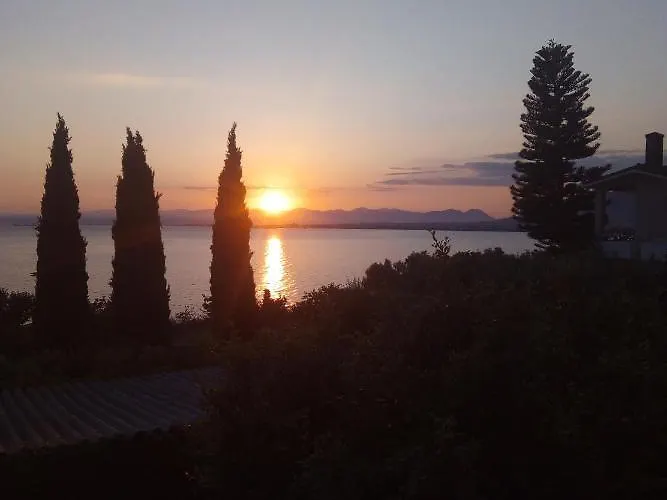 Earth N' Water Апартаменты *